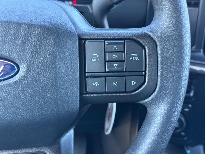 Ford F-150 Vehicle Full-screen Gallery Image 22