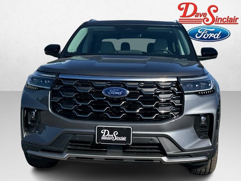 Ford Explorer Vehicle Full-screen Gallery Image 02