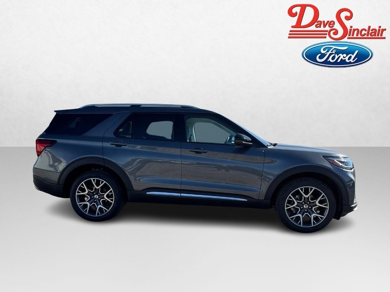 Ford Explorer Vehicle Full-screen Gallery Image 05