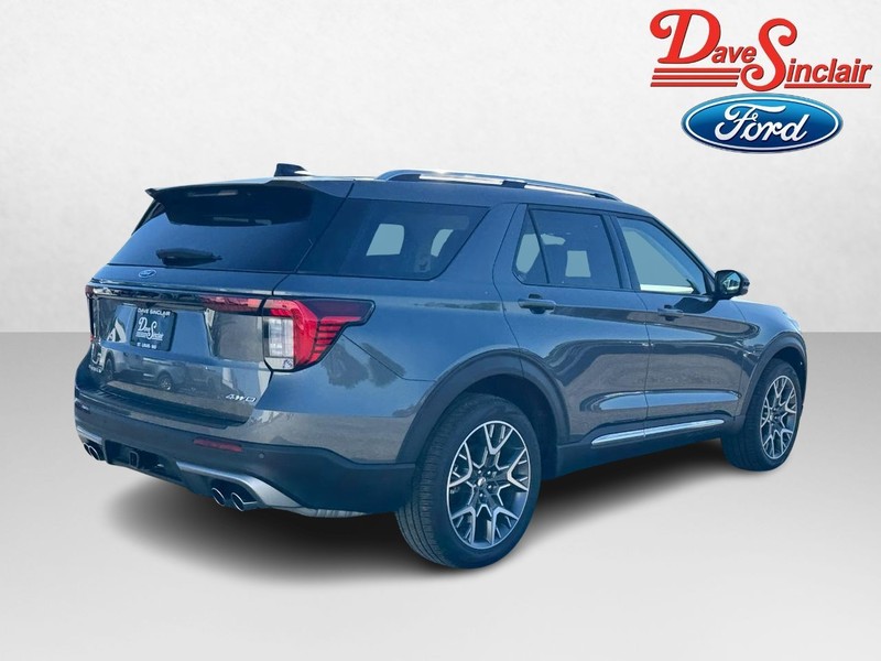 Ford Explorer Vehicle Full-screen Gallery Image 07