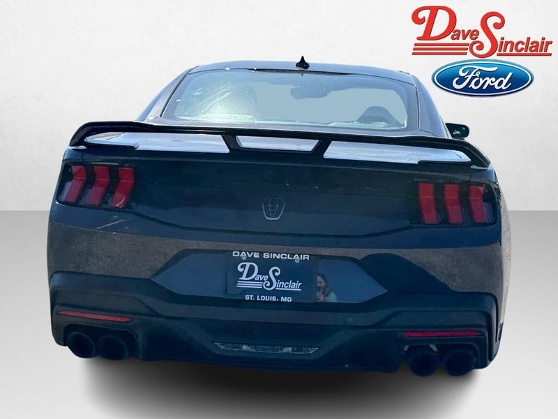 Ford Mustang Vehicle Full-screen Gallery Image 08