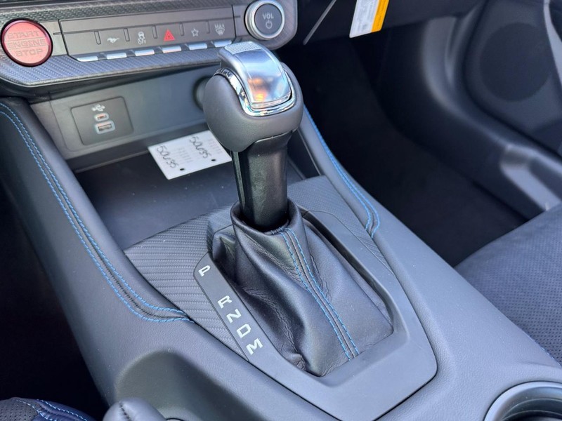 Ford Mustang Vehicle Full-screen Gallery Image 19