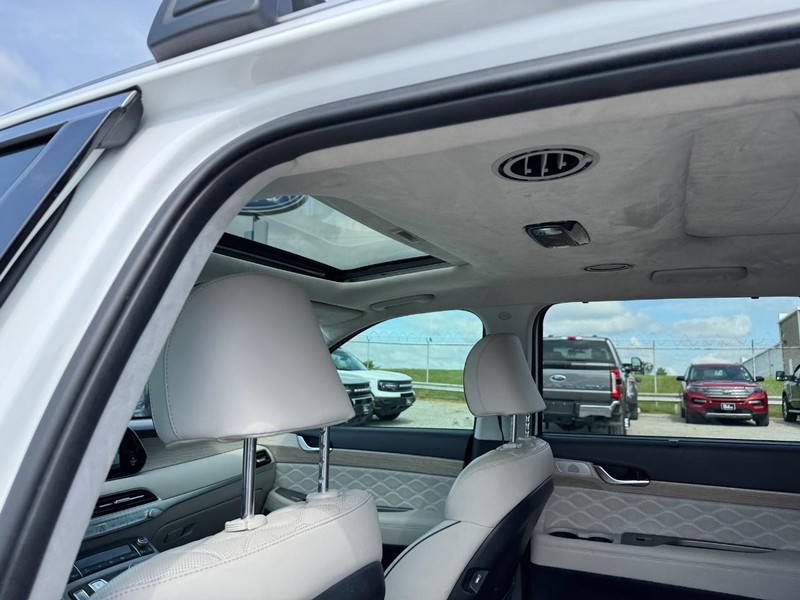 Hyundai Palisade Vehicle Full-screen Gallery Image 13