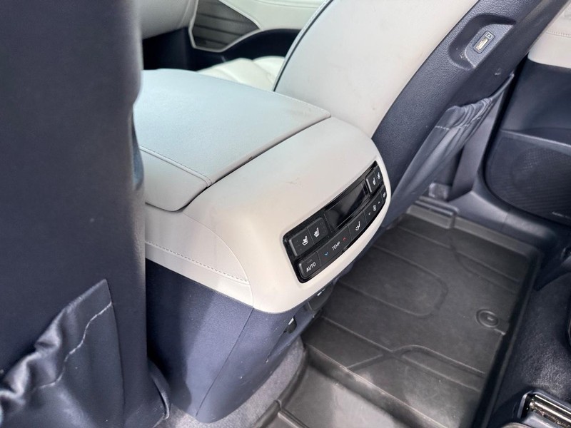 Hyundai Palisade Vehicle Full-screen Gallery Image 14