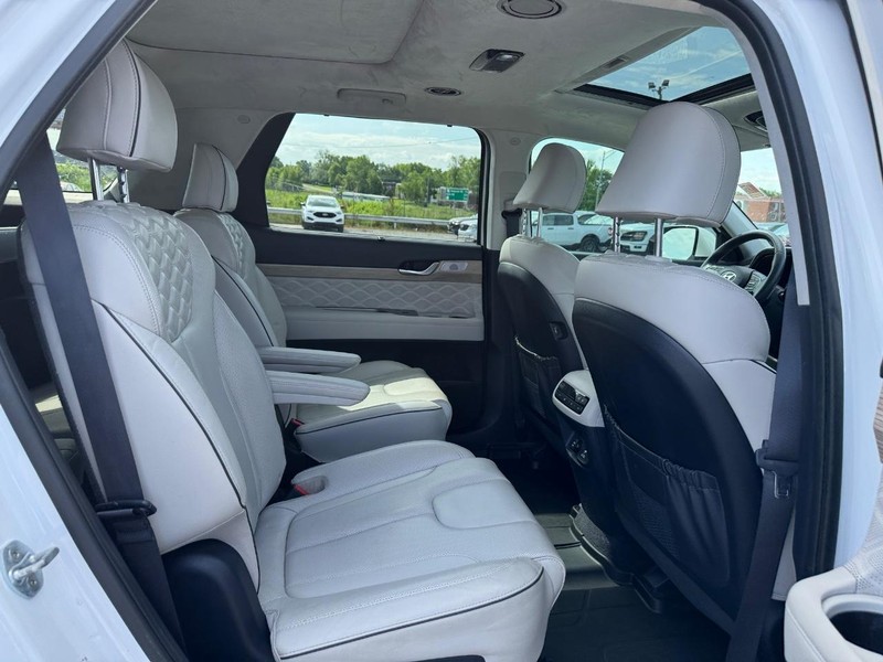 Hyundai Palisade Vehicle Full-screen Gallery Image 16