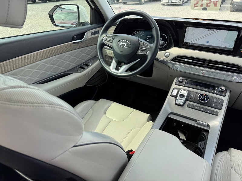 Hyundai Palisade Vehicle Full-screen Gallery Image 17