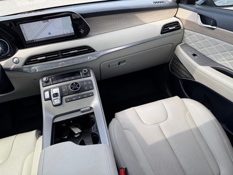 Hyundai Palisade Vehicle Full-screen Gallery Image 19