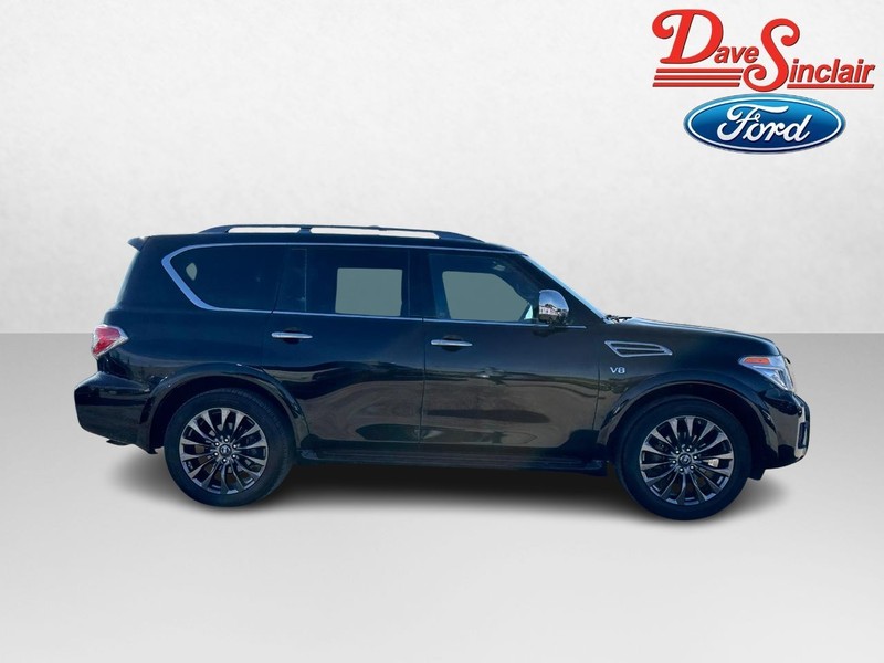 Nissan Armada Vehicle Full-screen Gallery Image 05