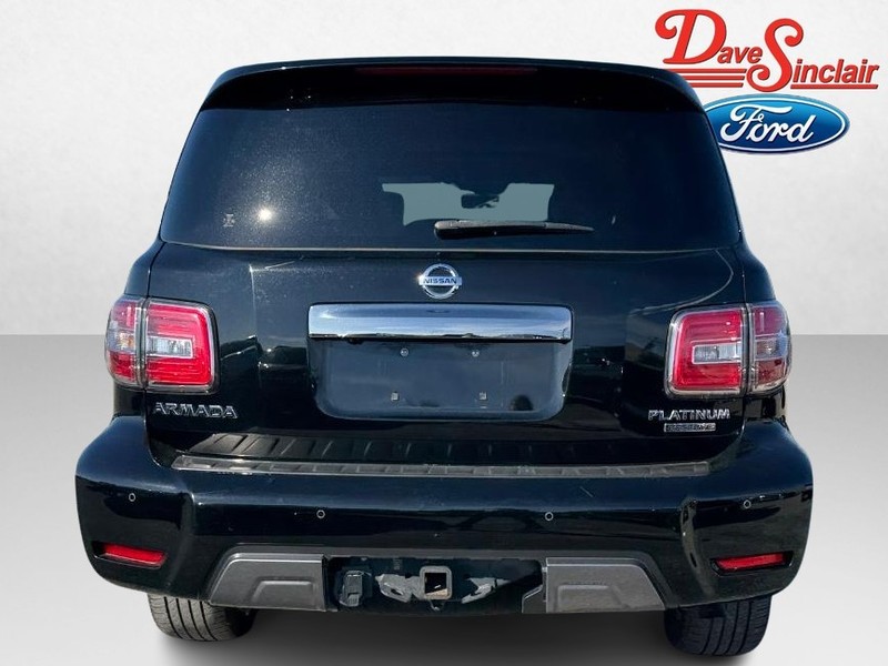 Nissan Armada Vehicle Full-screen Gallery Image 08