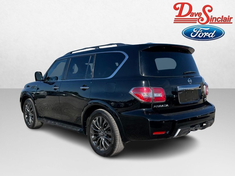 Nissan Armada Vehicle Full-screen Gallery Image 09