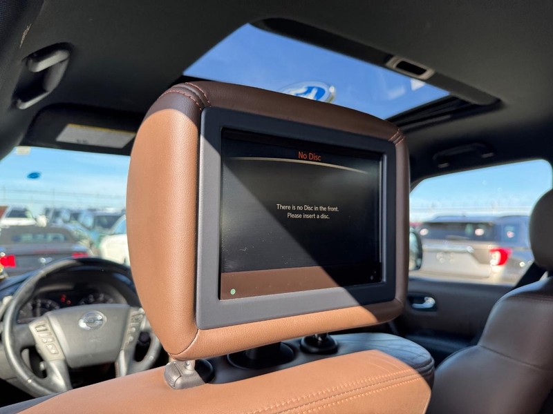 Nissan Armada Vehicle Full-screen Gallery Image 14