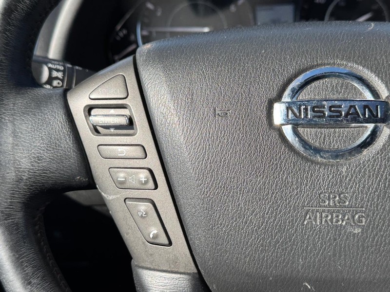 Nissan Armada Vehicle Full-screen Gallery Image 25