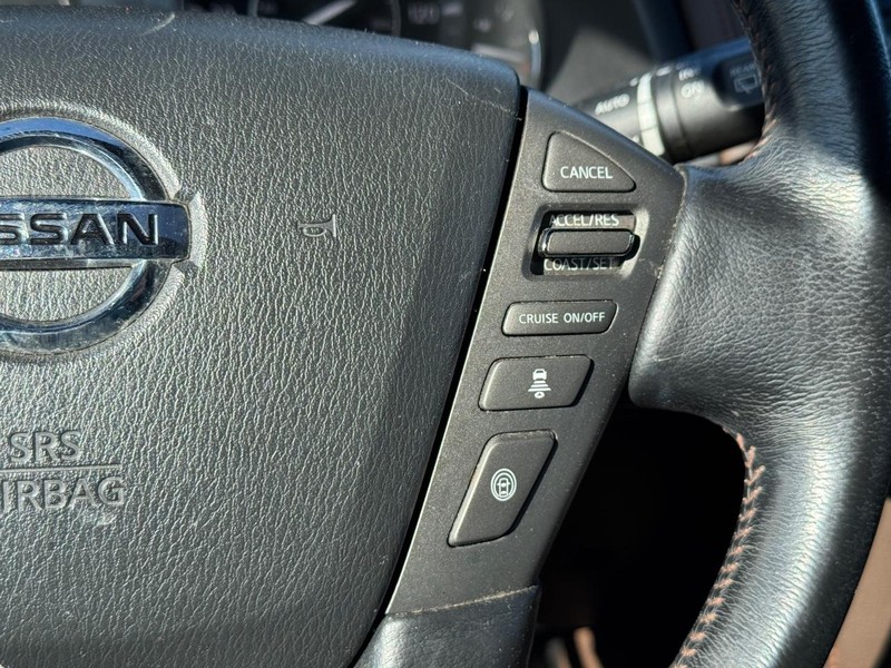 Nissan Armada Vehicle Full-screen Gallery Image 26