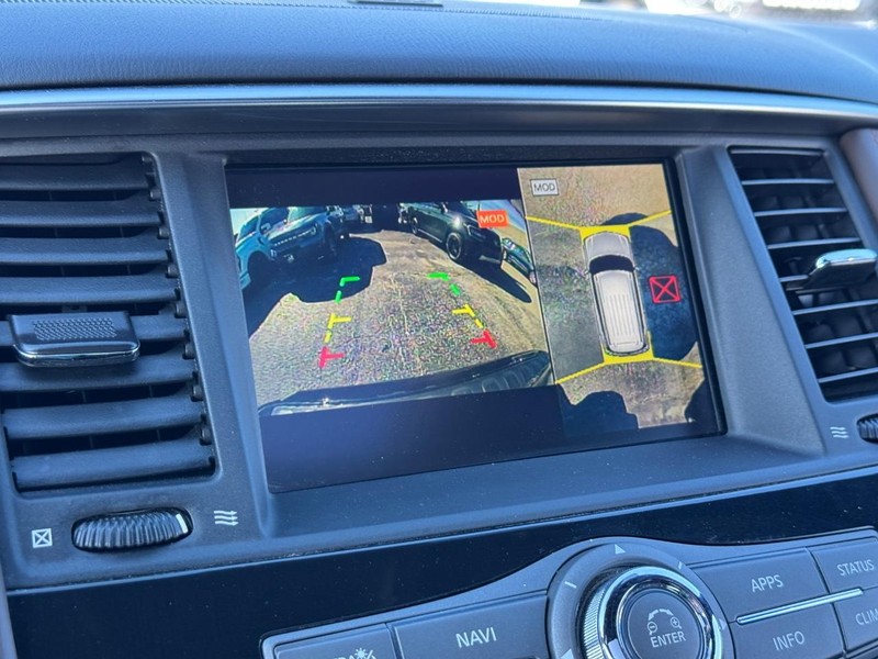 Nissan Armada Vehicle Full-screen Gallery Image 29