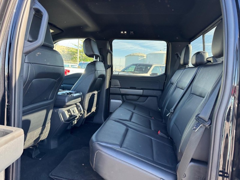 Ford F-150 Vehicle Full-screen Gallery Image 12
