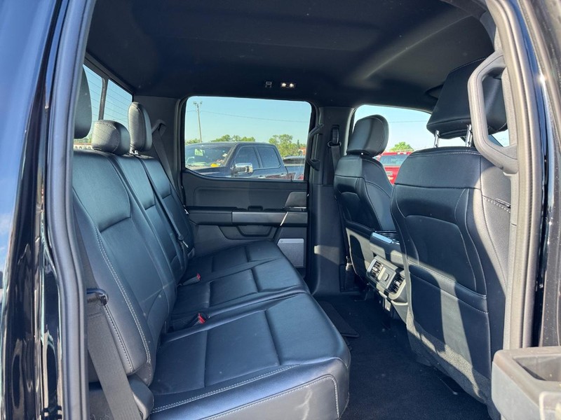 Ford F-150 Vehicle Full-screen Gallery Image 13