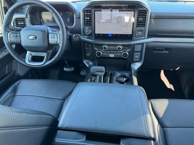 Ford F-150 Vehicle Full-screen Gallery Image 15