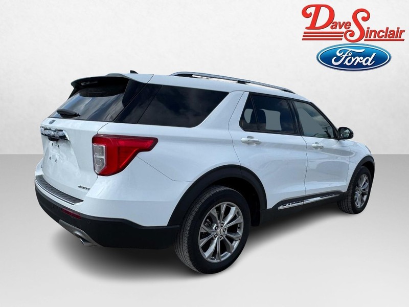 Ford Explorer Vehicle Full-screen Gallery Image 07