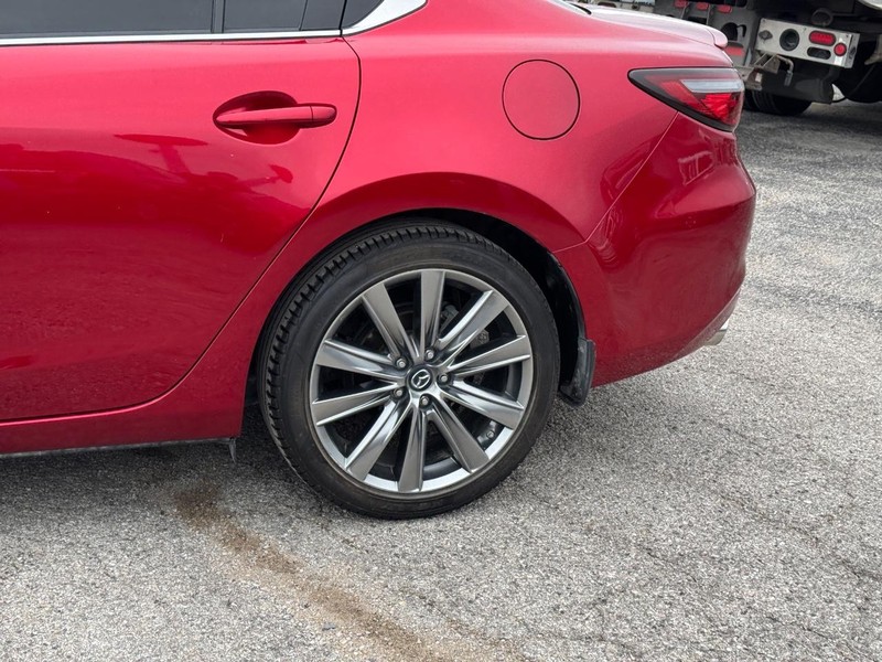 Mazda MAZDA6 Vehicle Full-screen Gallery Image 11