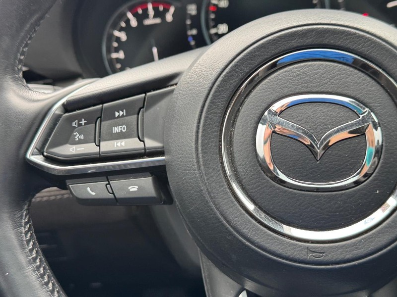 Mazda MAZDA6 Vehicle Full-screen Gallery Image 21