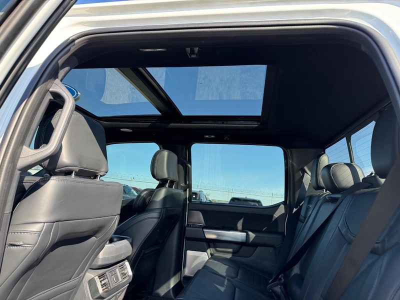 Ford F-150 Vehicle Full-screen Gallery Image 13