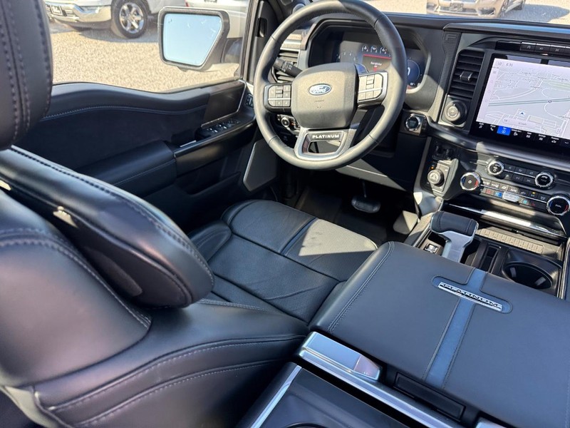 Ford F-150 Vehicle Full-screen Gallery Image 15