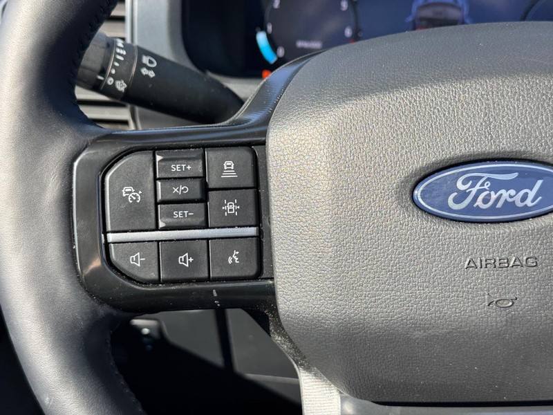 Ford F-150 Vehicle Full-screen Gallery Image 22