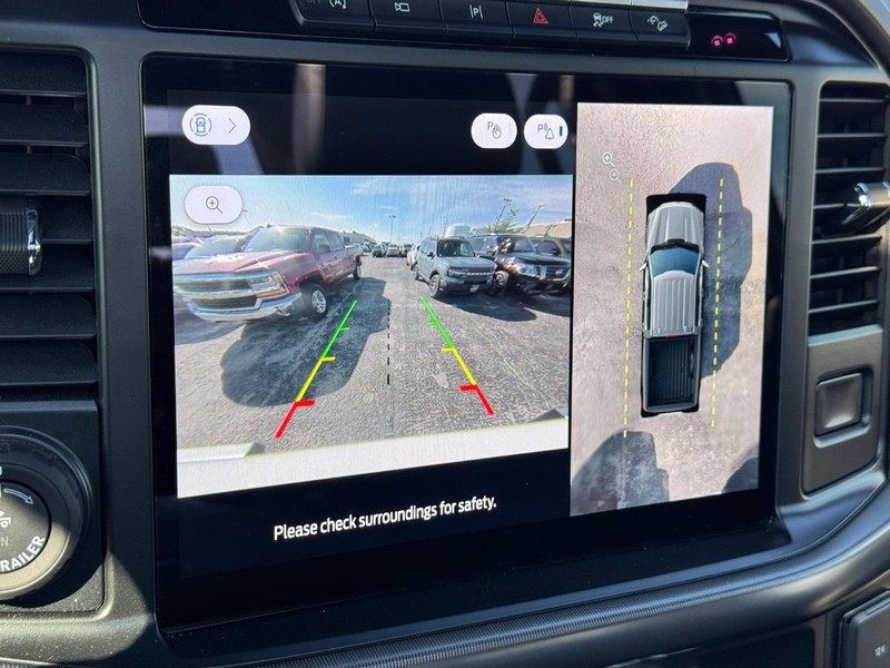 Ford F-150 Vehicle Full-screen Gallery Image 26