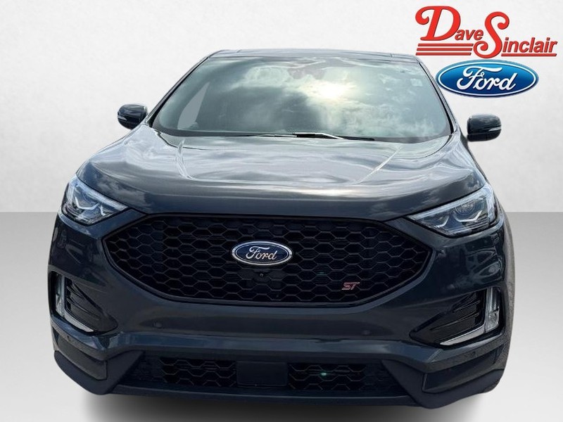Ford Edge Vehicle Full-screen Gallery Image 02