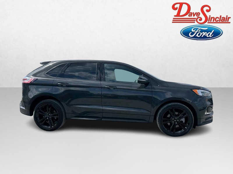 Ford Edge Vehicle Full-screen Gallery Image 05