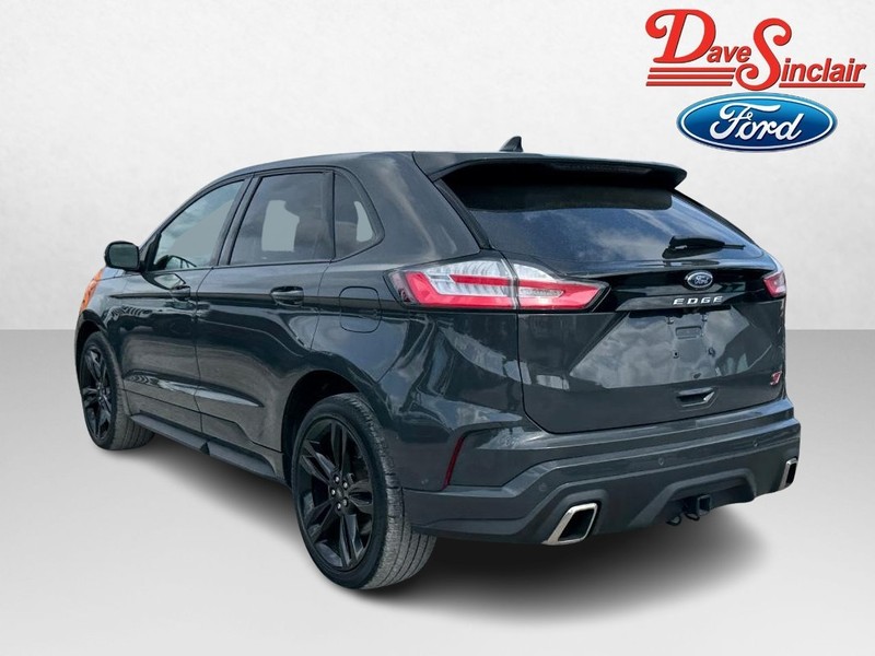 Ford Edge Vehicle Full-screen Gallery Image 09