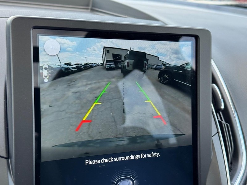 Ford Edge Vehicle Full-screen Gallery Image 25