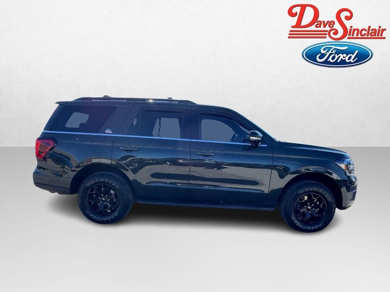 Ford Expedition Vehicle Full-screen Gallery Image 05