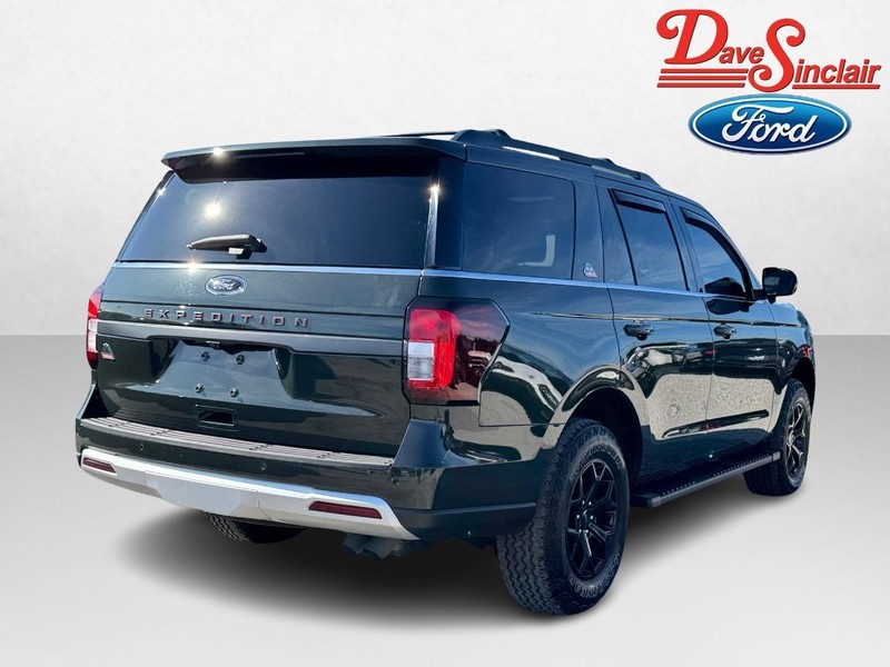 Ford Expedition Vehicle Full-screen Gallery Image 07