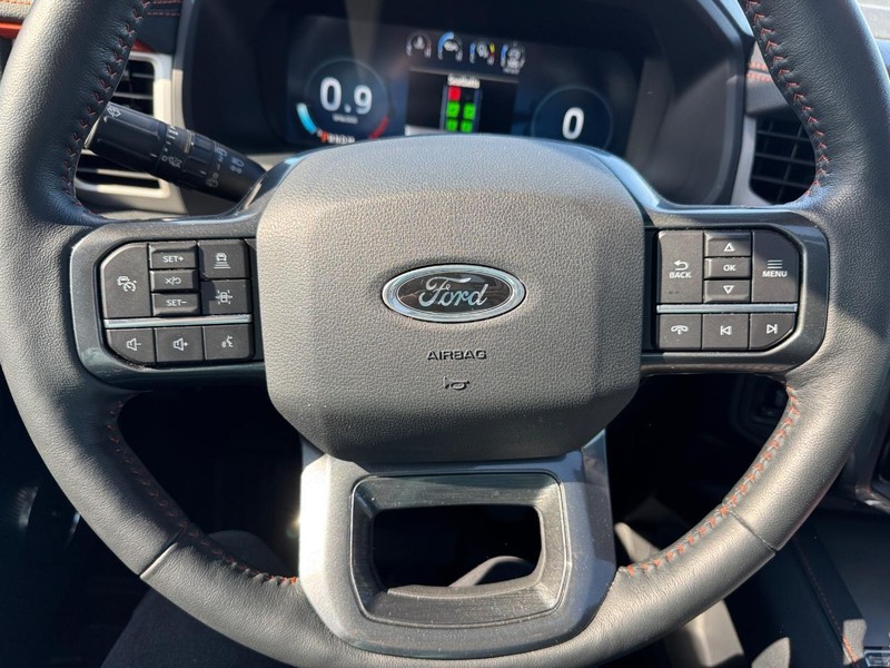 Ford Expedition Vehicle Full-screen Gallery Image 24