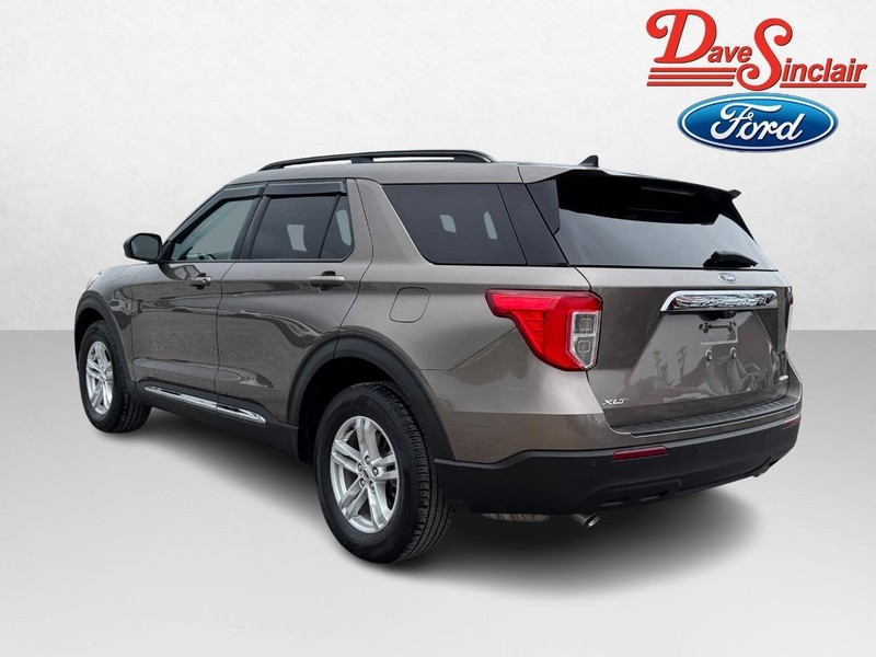 Ford Explorer Vehicle Full-screen Gallery Image 09