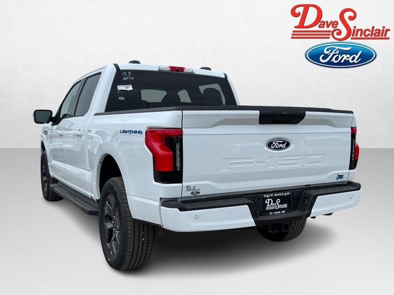 Ford F-150 Lightning Vehicle Full-screen Gallery Image 09