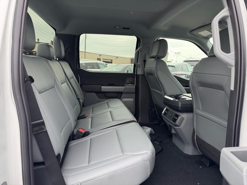 Ford F-150 Lightning Vehicle Full-screen Gallery Image 13
