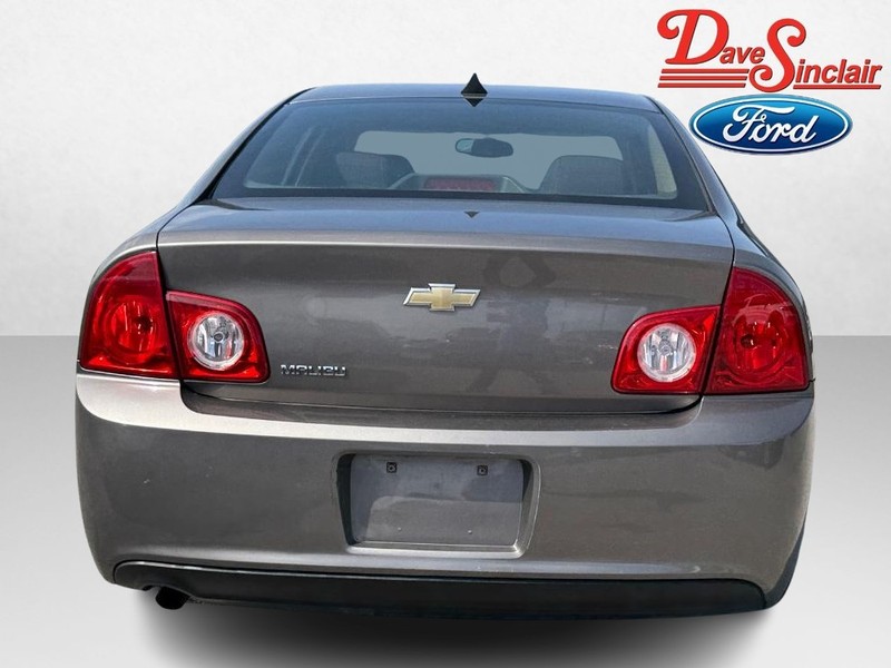Chevrolet Malibu Vehicle Full-screen Gallery Image 08