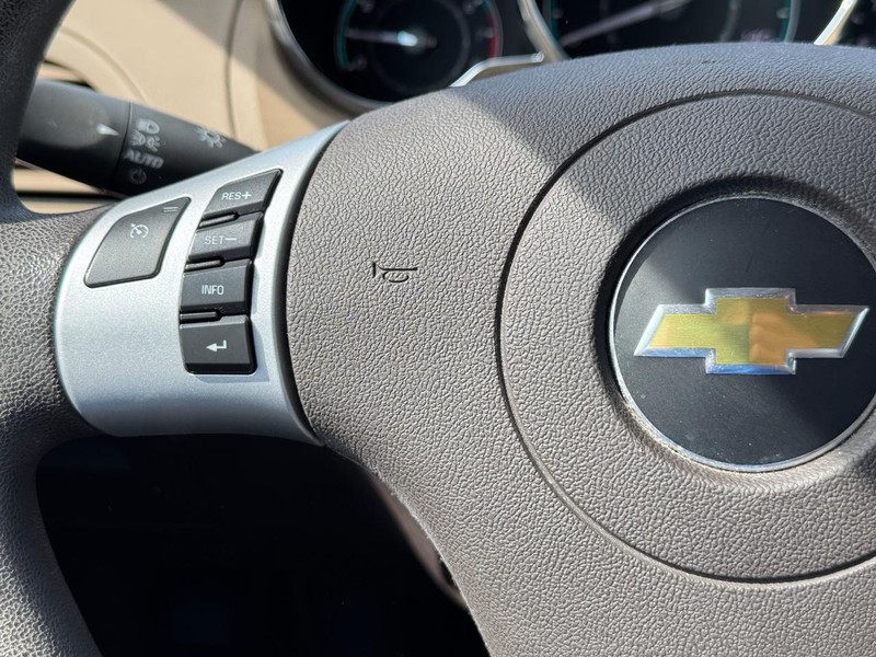 Chevrolet Malibu Vehicle Full-screen Gallery Image 18