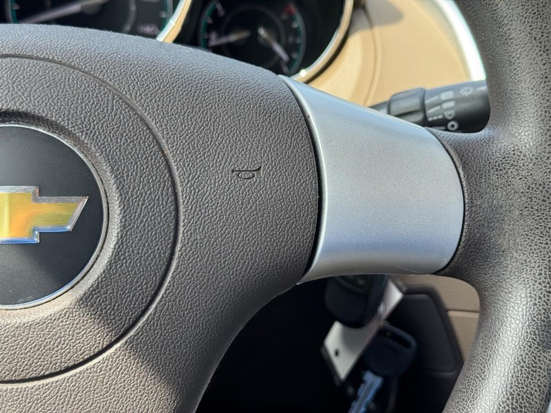 Chevrolet Malibu Vehicle Full-screen Gallery Image 19