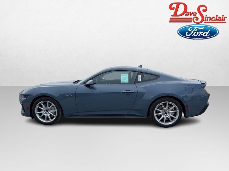 Ford Mustang Vehicle Full-screen Gallery Image 10