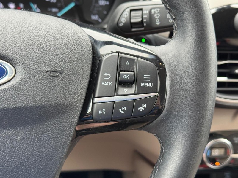 Ford Escape Vehicle Full-screen Gallery Image 21