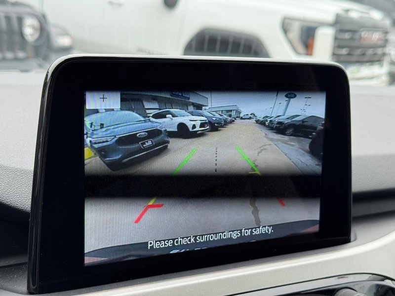 Ford Escape Vehicle Full-screen Gallery Image 24