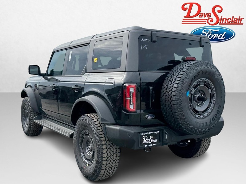 Ford Bronco Vehicle Full-screen Gallery Image 09