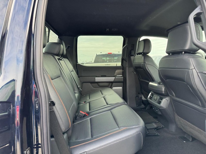 Ford F-150 Vehicle Full-screen Gallery Image 13