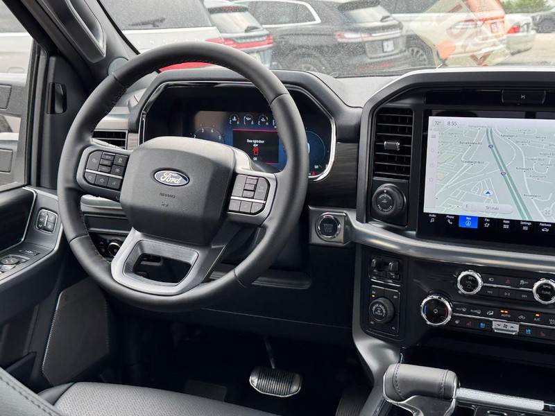 Ford F-150 Vehicle Full-screen Gallery Image 15