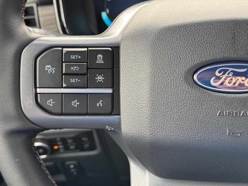 Ford F-150 Vehicle Full-screen Gallery Image 22