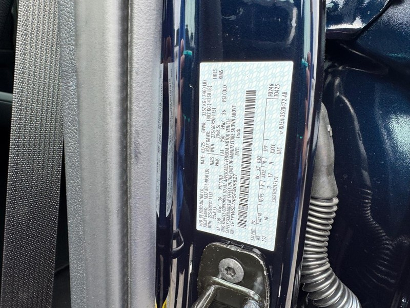 Ford F-150 Vehicle Full-screen Gallery Image 27