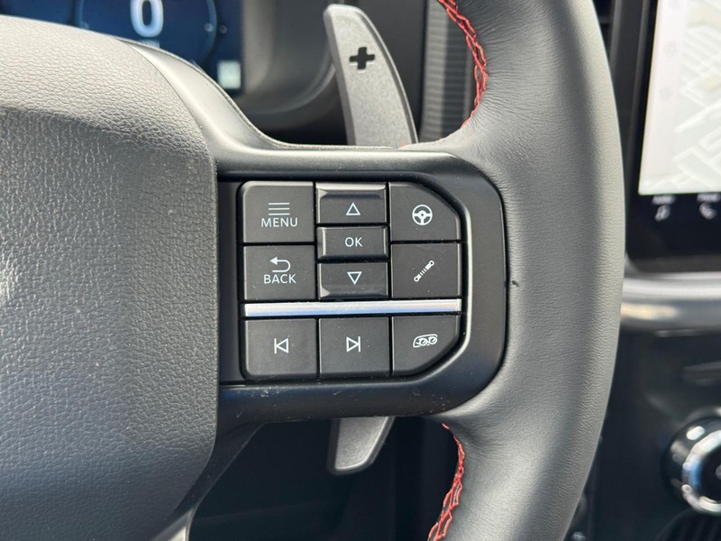 Ford F-150 Vehicle Full-screen Gallery Image 24